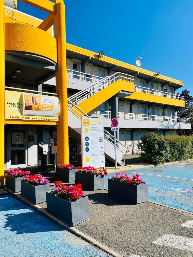 Premiere Classe St Quentin En Yvelines Elancourt Trappes Exteriör bild
