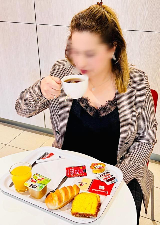 Premiere Classe St Quentin En Yvelines Elancourt Trappes Exteriör bild