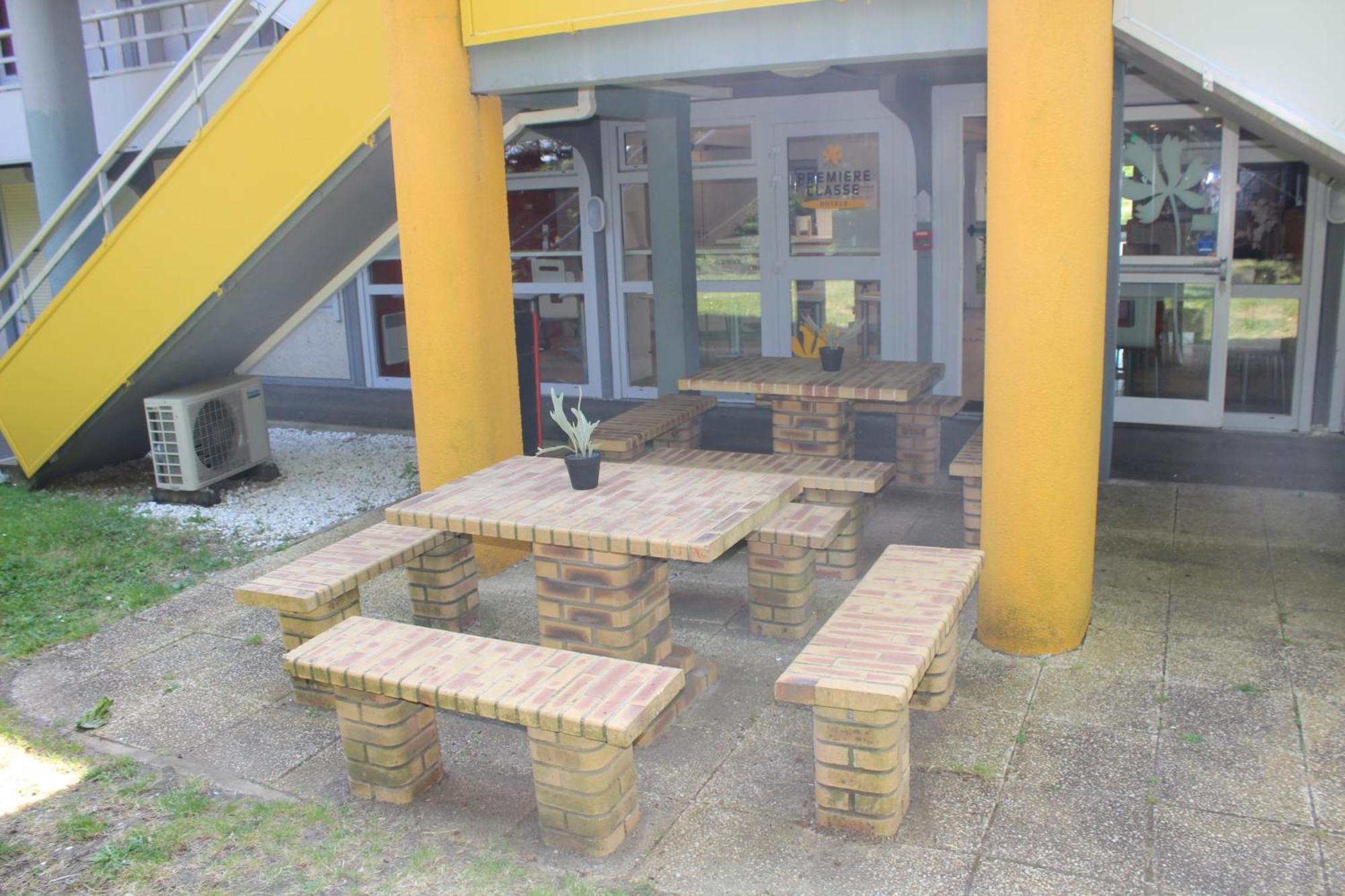 Premiere Classe St Quentin En Yvelines Elancourt Trappes Exteriör bild