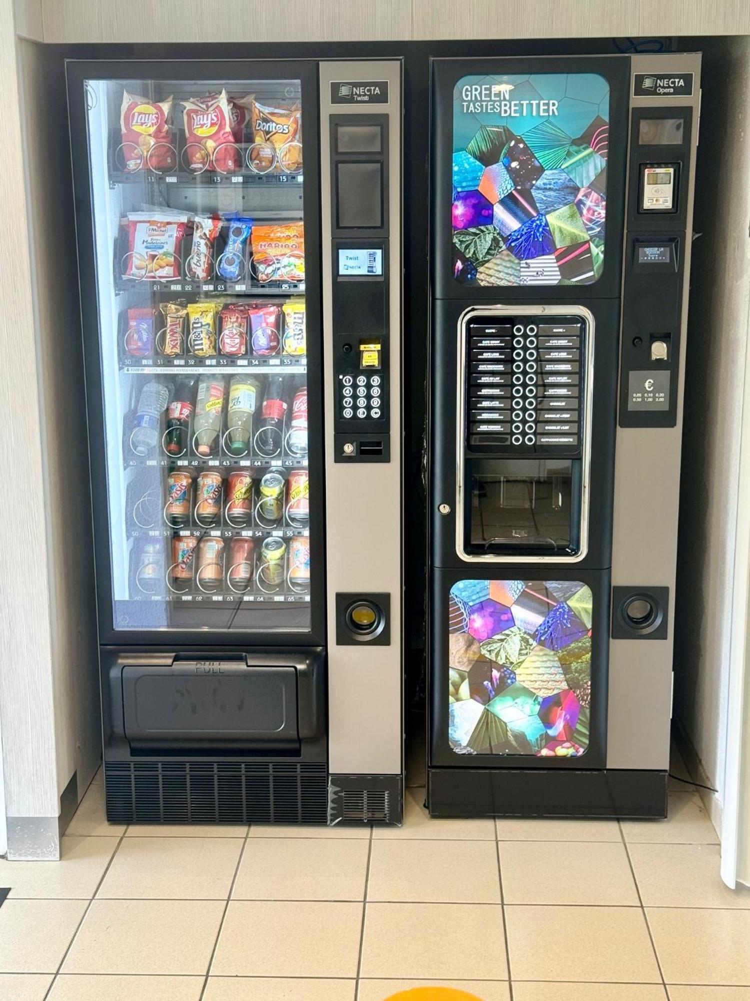 Premiere Classe St Quentin En Yvelines Elancourt Trappes Exteriör bild