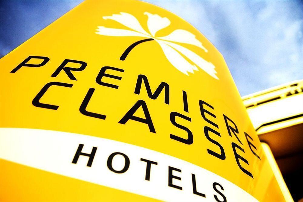 Premiere Classe St Quentin En Yvelines Elancourt Trappes Exteriör bild